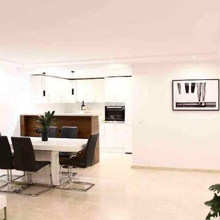 Large Modern Beach Front Apartment, Rooftop Pool!! Marbella Ngoại thất bức ảnh